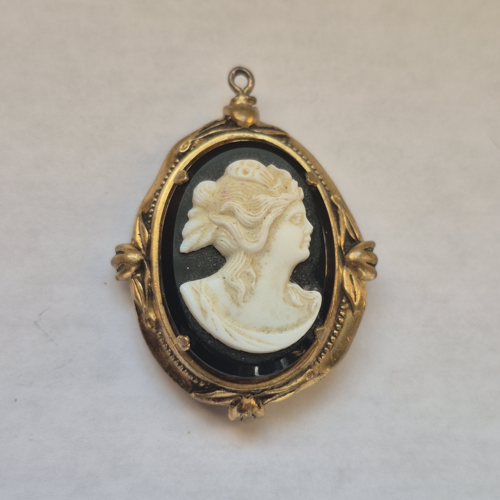 Vintage Signed Coro Cameo Locket Pendant
